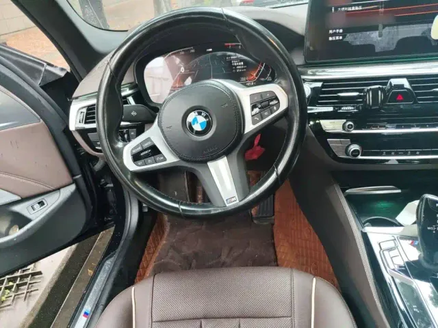 BMW 5 Series — Фото автомобиля 2