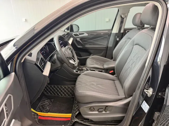 Volkswagen Tiguan L — Фото автомобиля 14