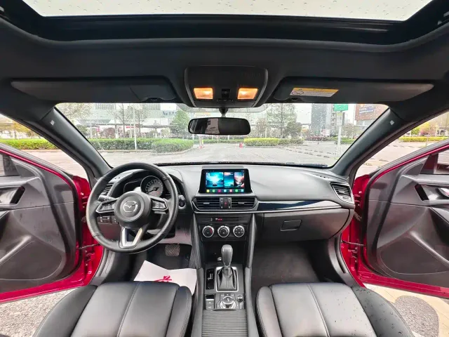 Mazda CX-4 — Фото автомобиля 11