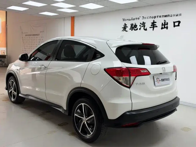 Honda Vezel — Фото автомобиля 4