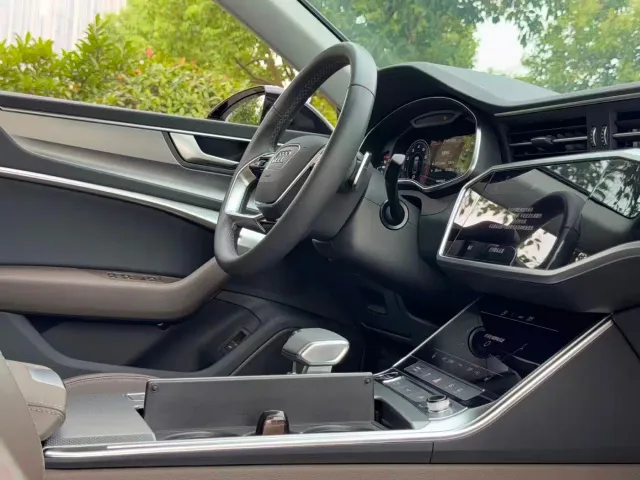 Audi Audi A7L 2024 45TFSI quattro S-line Vision Edition Crystal Package — Фото автомобиля 18