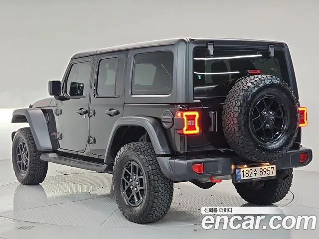 Jeep Wrangler — Фото автомобиля 4
