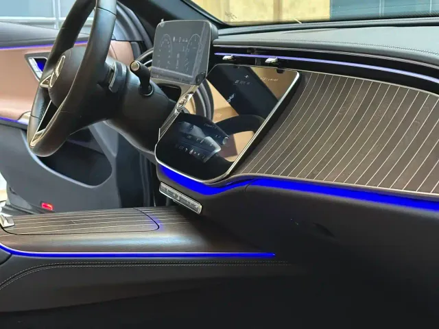 Mercedes-Benz E-Class — Фото автомобиля 11