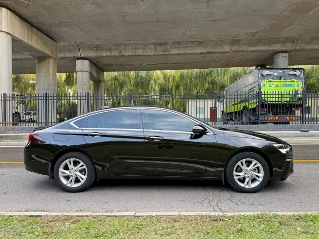 Buick Regal — Фото автомобиля 4