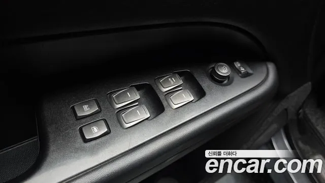 KG_Mobility_Ssangyong Rexton Новый Rexton Sport Дизель 2.2 4WD — Фото автомобиля 15