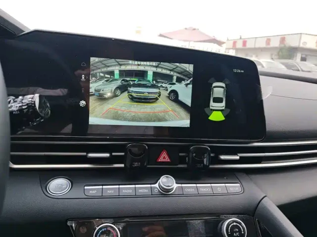 Hyundai Elantra — Фото автомобиля 12