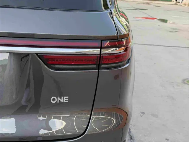 Li Auto ONE — Фото автомобиля 17