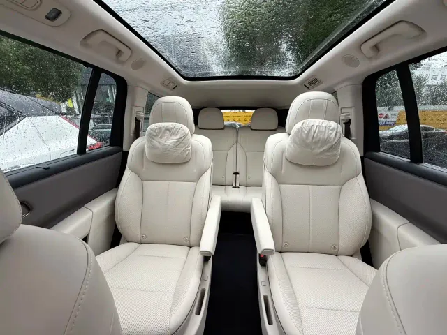 Li Auto i8 — Фото автомобиля 14