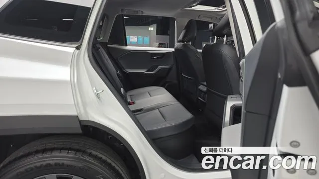 Toyota RAV4 6th Gen — Фото автомобиля 11