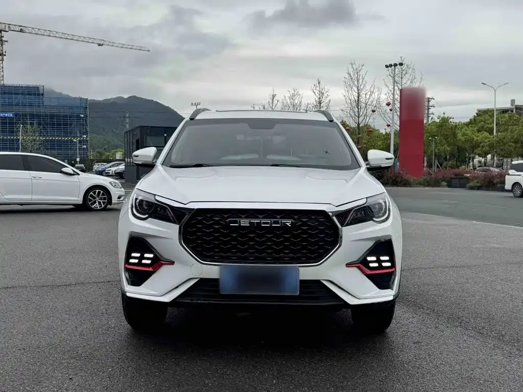 Jetour Jetour X70 2023 1.5T Manual Surpass Edition 5-seater — Фото автомобиля 2