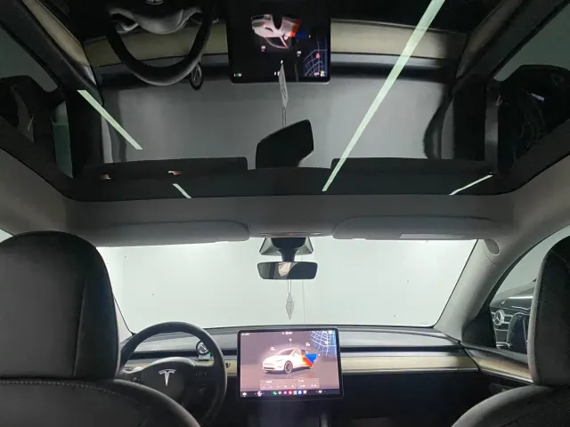 Tesla Model Y — Фото автомобиля 10
