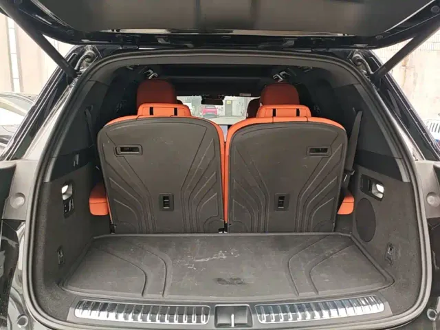 Li Auto L8 — Фото автомобиля 18