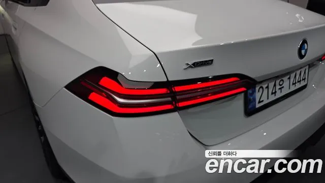 BMW 5 Series G60 — Фото автомобиля 8