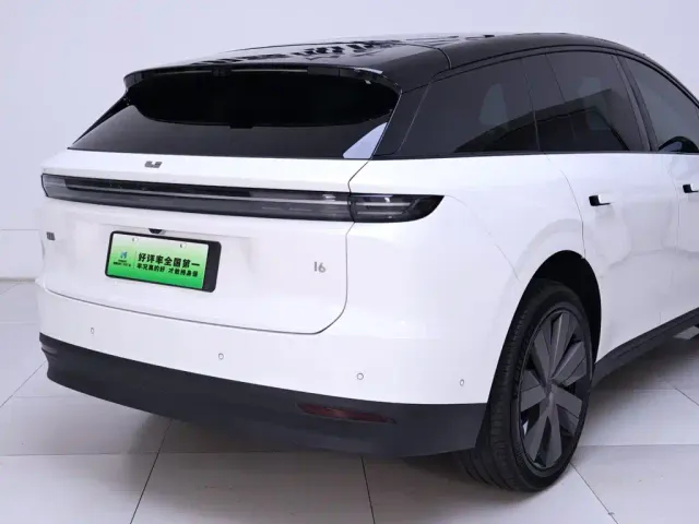 Li Auto i6 — Фото автомобиля 8
