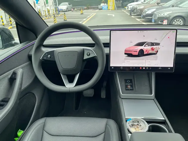 Tesla Model Y — Фото автомобиля 5