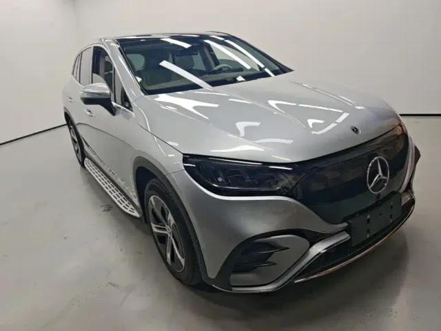 Mercedes-Benz EQE SUV — Фото автомобиля 3