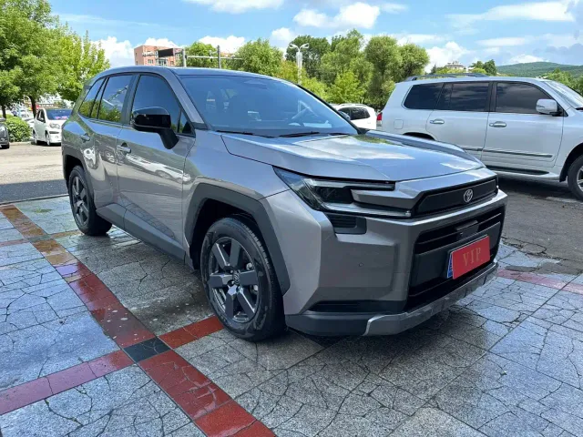 Toyota RAV4 — Фото автомобиля 3
