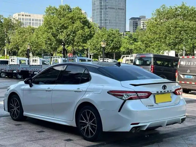 Toyota Camry — Фото автомобиля 4