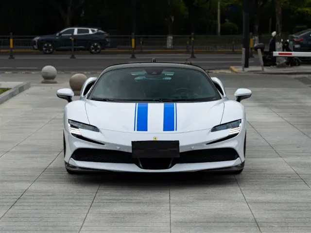 Ferrari SF90 — Фото автомобиля 2