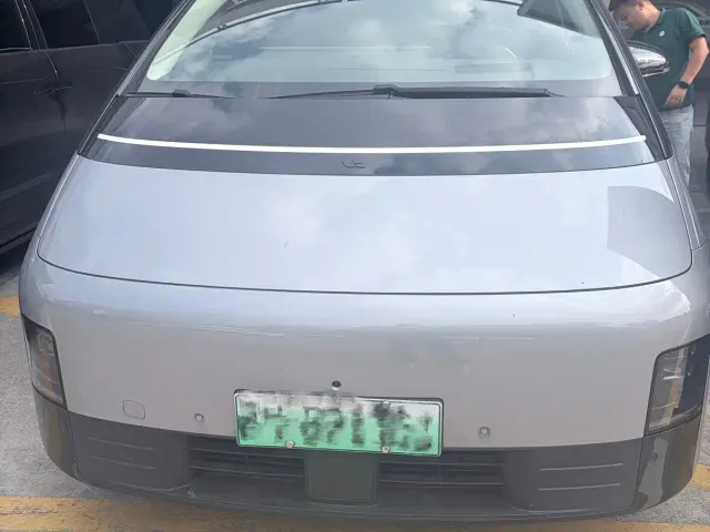 Li Auto MEGA — Фото автомобиля 5