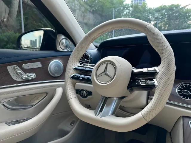 Mercedes-Benz E-Class — Фото автомобиля 11