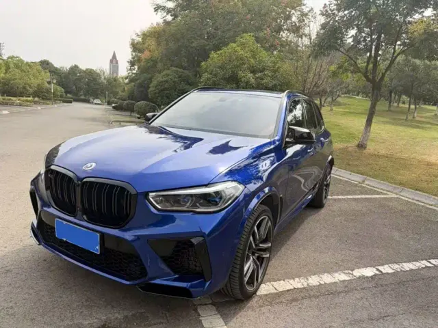 Фотография автомобиля — BMW X5 M