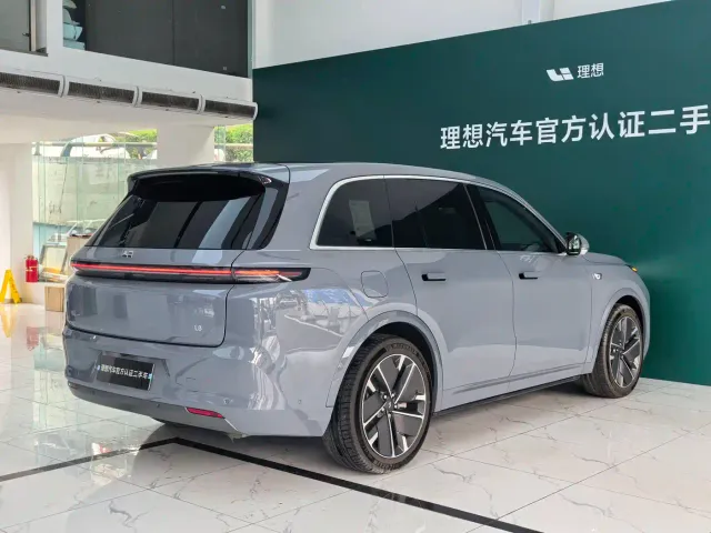Li Auto L8 — Фото автомобиля 18