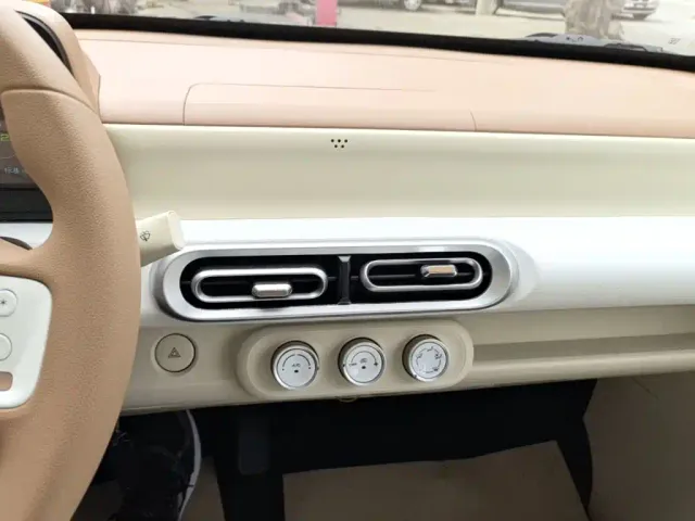 Wuling Hongguang Mini EV — Фото автомобиля 12