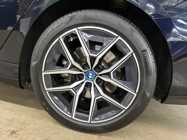 BMW i5 — Фото автомобиля 18