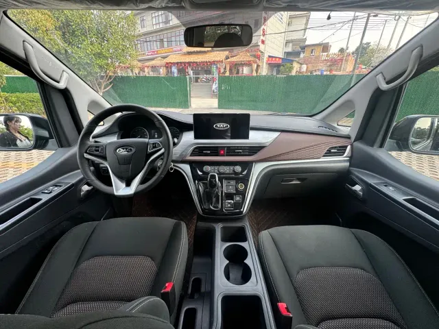 JAC Refine M3 — Фото автомобиля 13