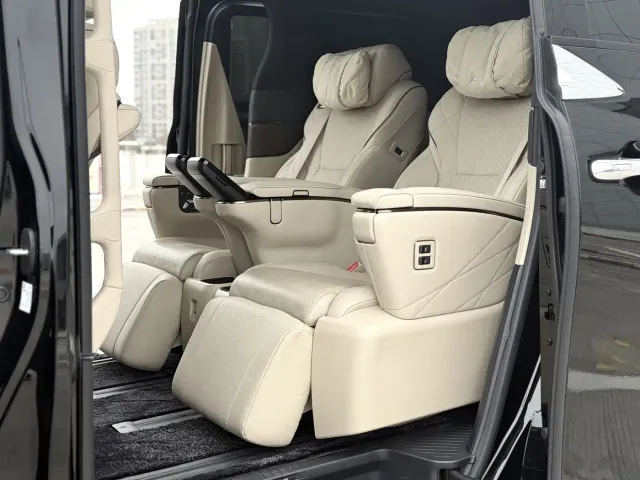 Toyota Vellfire — Фото автомобиля 5