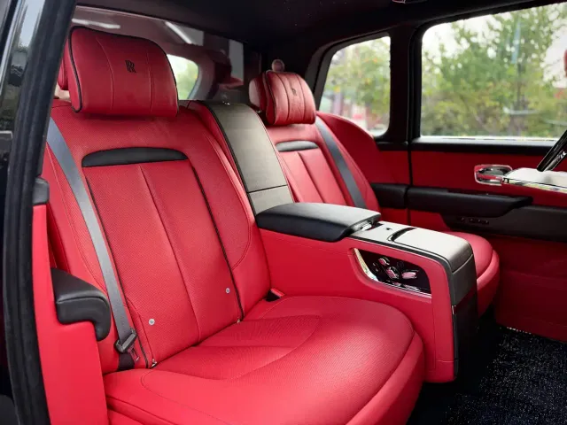 Rolls-Royce Cullinan — Фото автомобиля 23