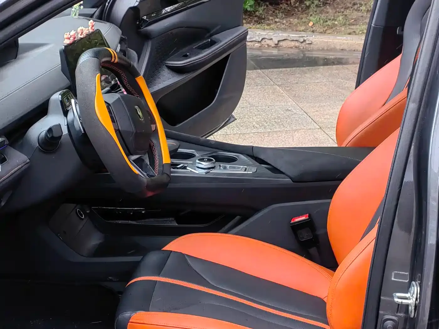 Changan Changan UNI-V 2024 1.5T Smart Pilot — Фото автомобиля 8