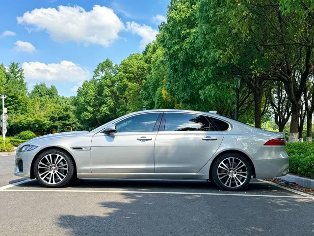 Jaguar XFL — Фото автомобиля 4