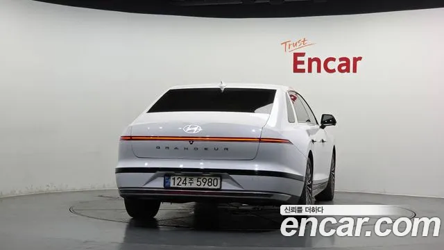 Hyundai Grandeur — Фото автомобиля 4