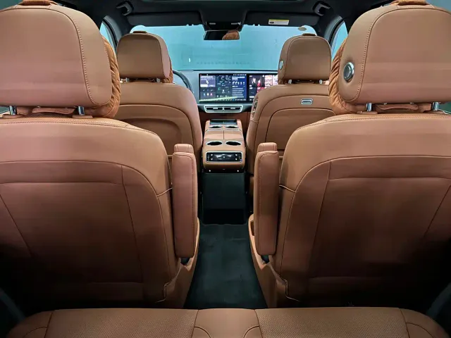 Li Auto L8 — Фото автомобиля 8