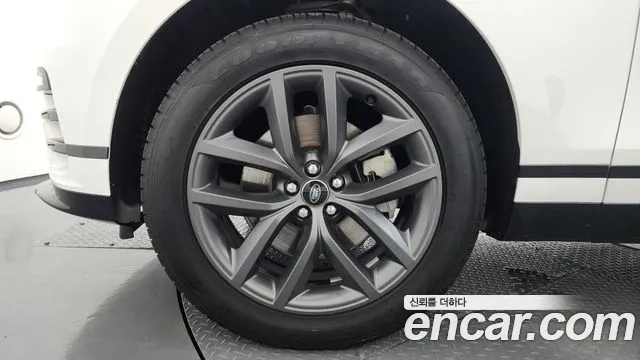 Land Rover Range Rover Velar Range Rover Velar 2.0 P250 Dynamic SE — Фото автомобиля 5