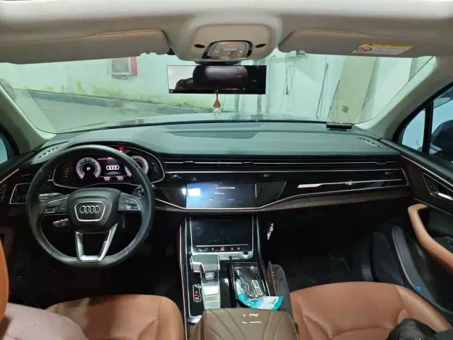 Audi Q7 — Фото автомобиля 3