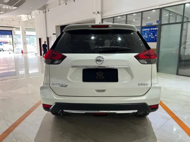 Nissan X-Trail — Фото автомобиля 5