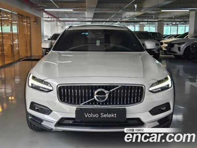 Volvo V90 — Фото автомобиля 3