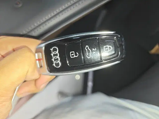 Audi Q7 — Фото автомобиля 8