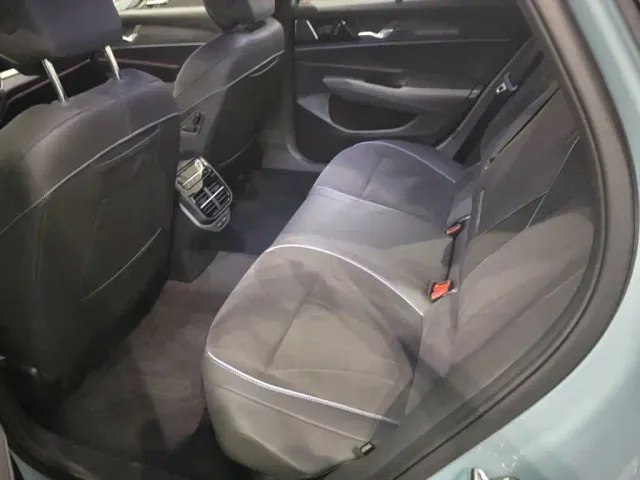 Volkswagen Passat — Фото автомобиля 16