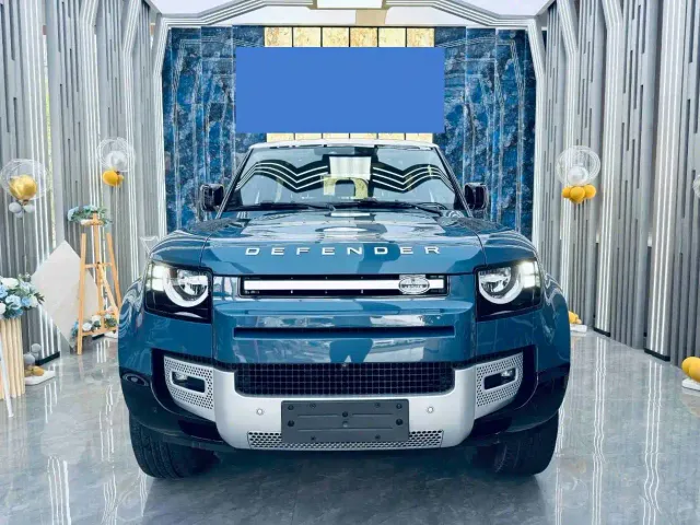 Land Rover Defender — Фото автомобиля 2