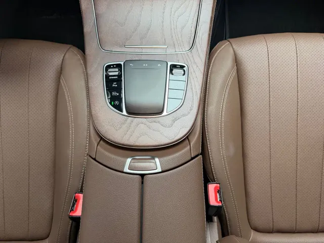 Mercedes-Benz E-Class — Фото автомобиля 10