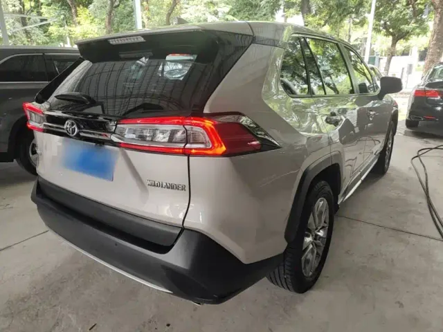 Toyota Wildlander — Фото автомобиля 6