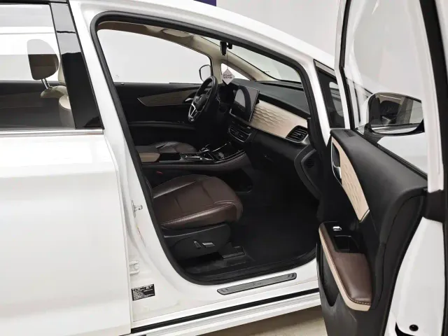 BYD Song MAX — Фото автомобиля 11