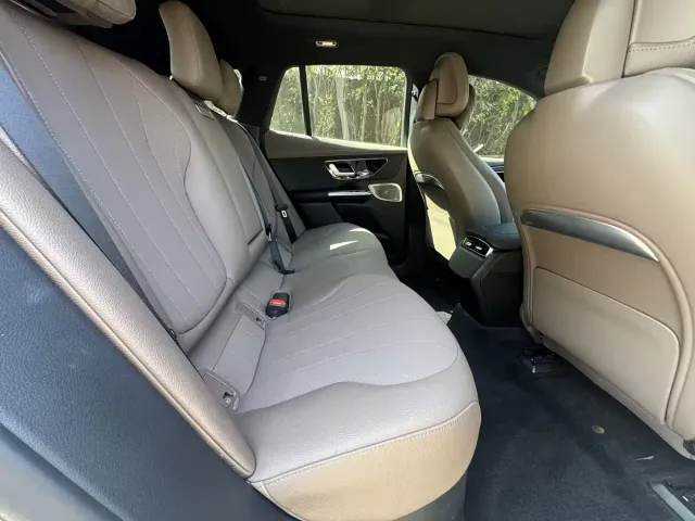 Mercedes-Benz EQE SUV — Фото автомобиля 9