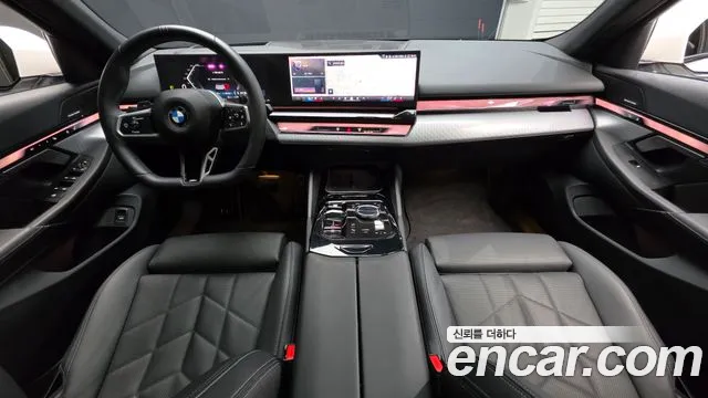 BMW 5 Series G60 — Фото автомобиля 10