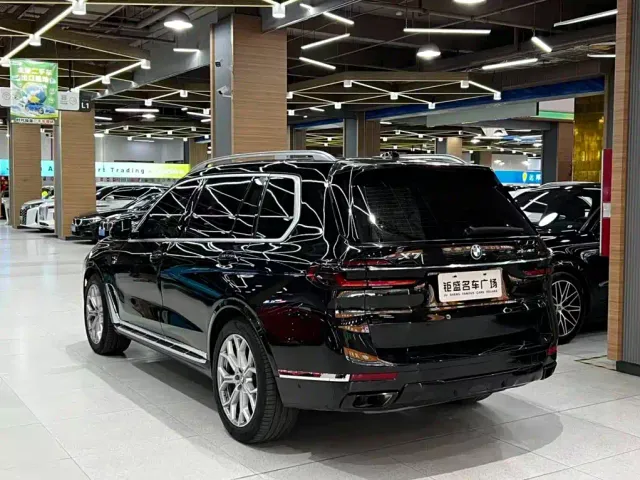 BMW X7 — Фото автомобиля 12