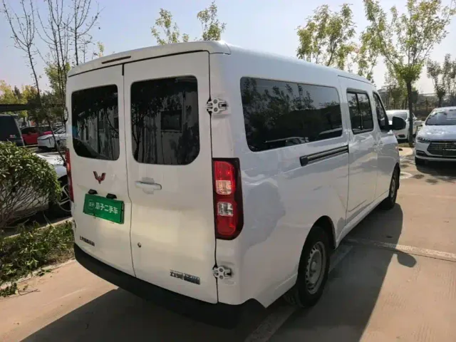 Wuling Yangguang — Фото автомобиля 6